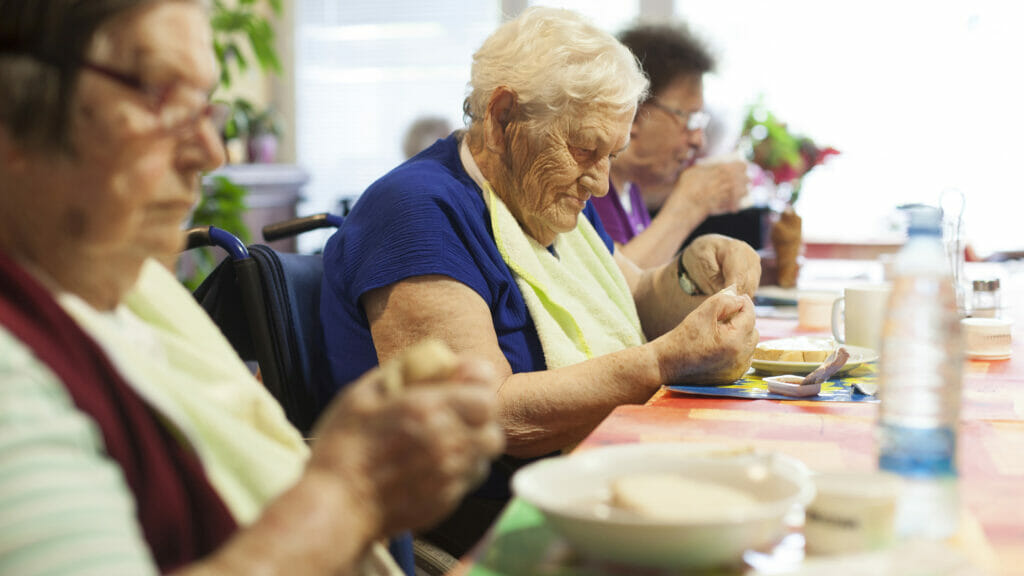 Dining environment, staff play role in mealtime difficulties